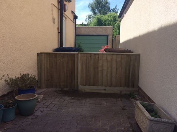 Side gate and fence installation